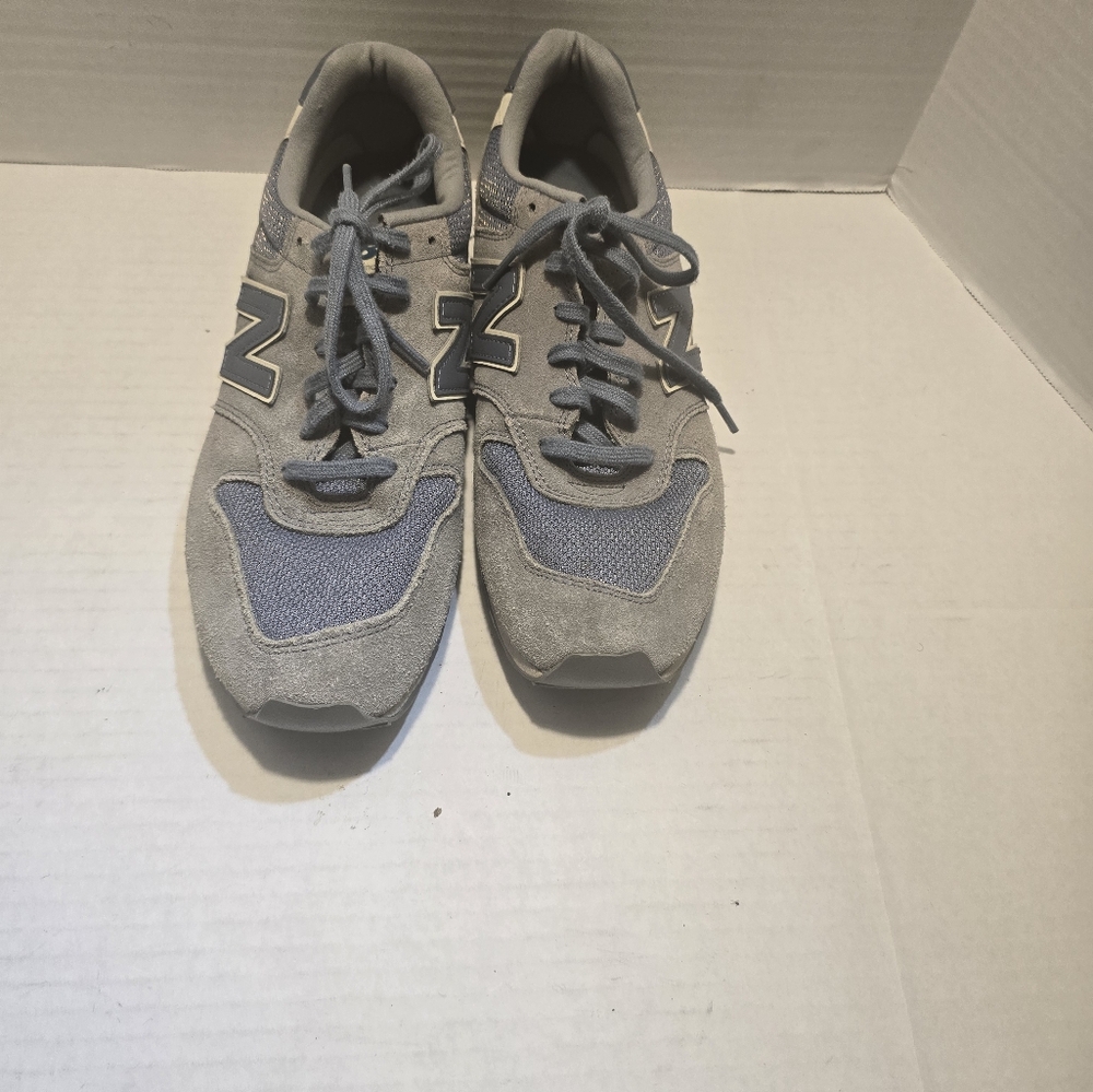Women athletic‎ shoes